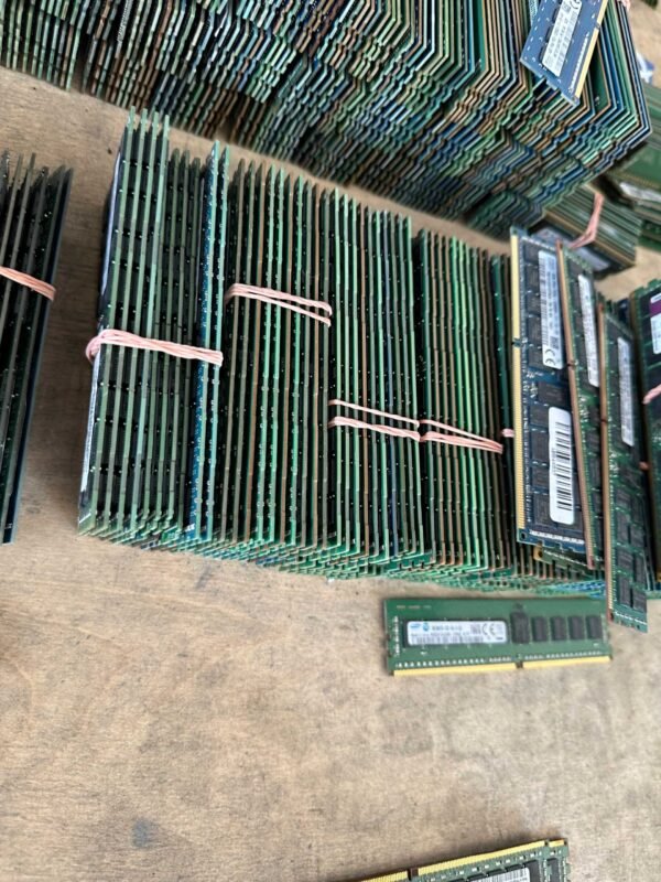 High-Quality Second Hand Memory Stick and HDD 2500kg for Sale