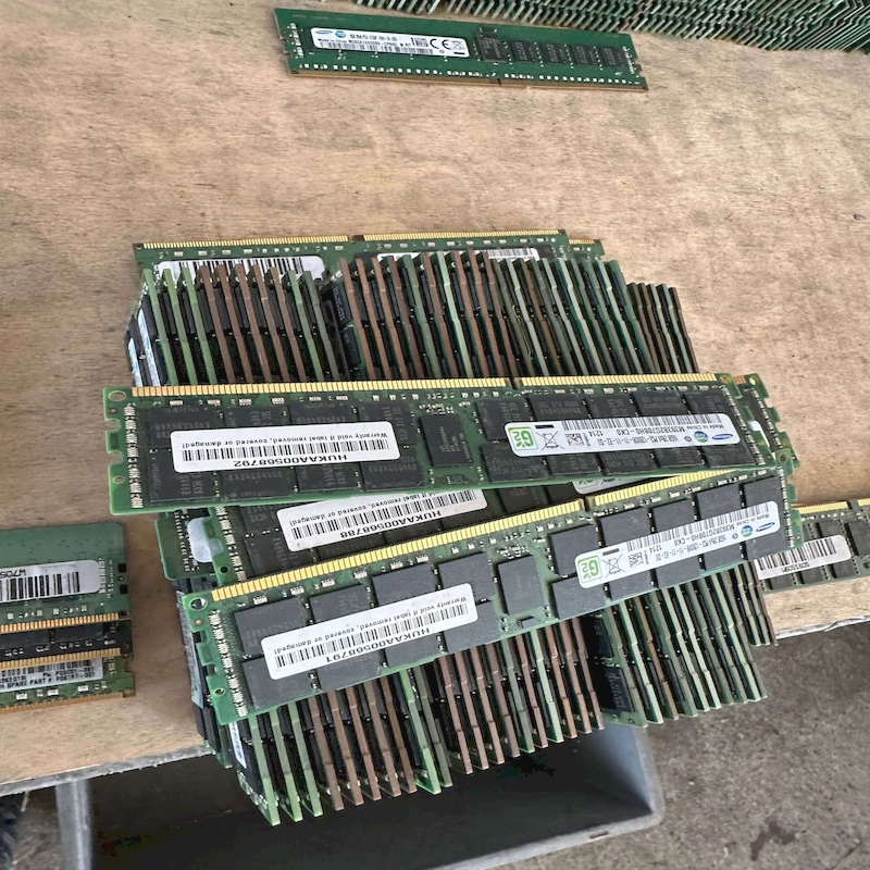 Second-Hand Memory Stick