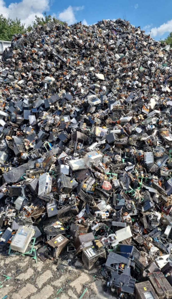 Exclusive Offer: 100 Tons of German E-Meters for Sale