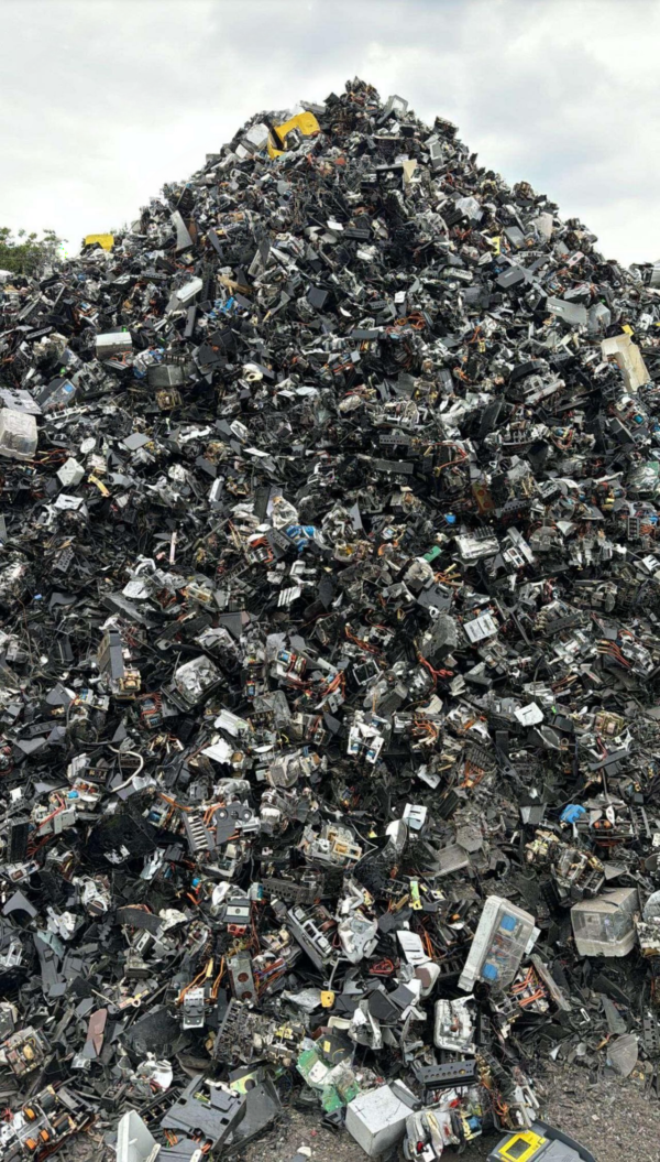 Exclusive Offer: 100 Tons of German E-Meters for Sale