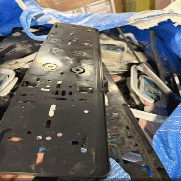 ABS flakes mixed color